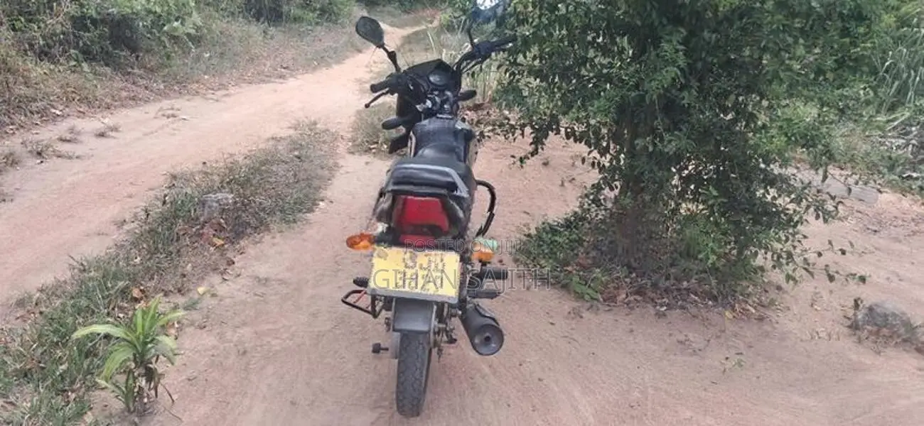 Bajaj CT100 2021