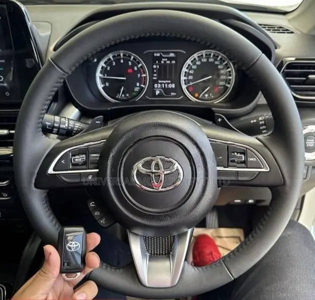 Toyota UrbanCruiser Hyryder V Grade 2026