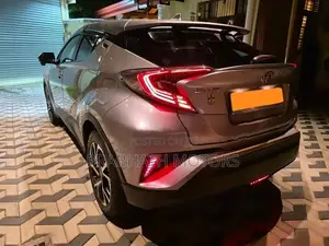 Toyota CHR NGX50 2017