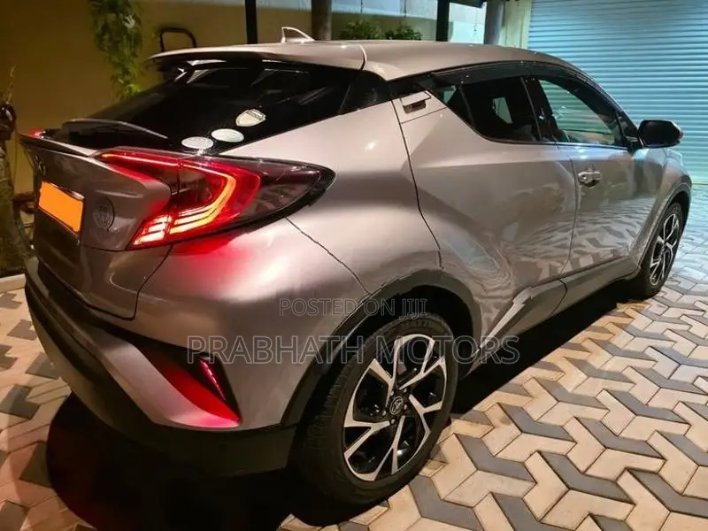 Toyota CHR NGX50 2017
