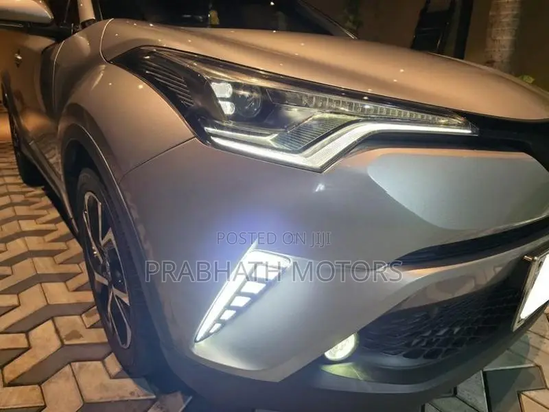 Toyota CHR NGX50 2017