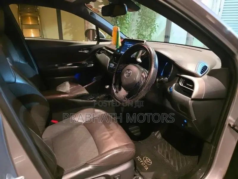 Toyota CHR NGX50 2017