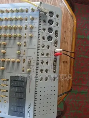Tascam 12 Channel Mixture Japan