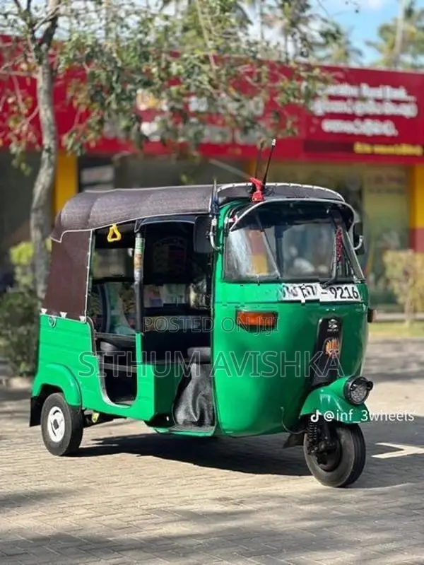 Bajaj RE 2005