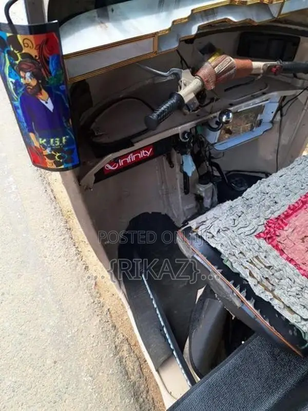 Bajaj RE 1995