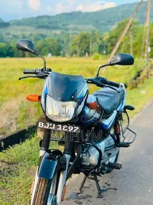 Bajaj CT100 2025