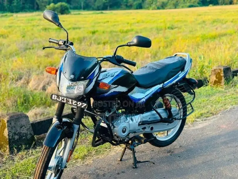 Bajaj CT100 2025