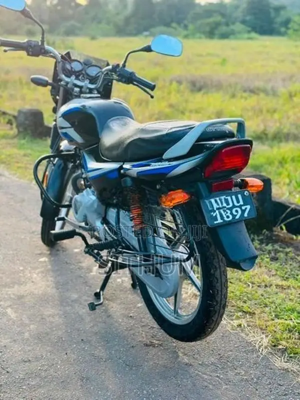 Bajaj CT100 2025