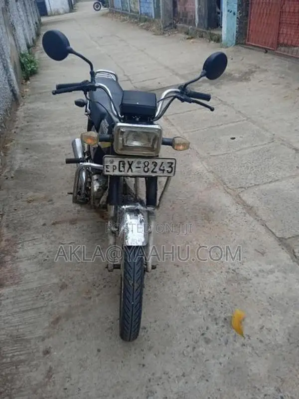 Hero CD 100 2002