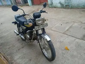 Hero CD 100 2002