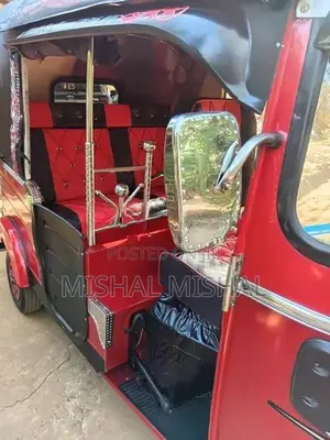 Bajaj RE 2016