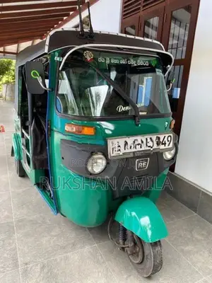 Bajaj RE 2015