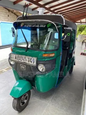 Bajaj RE 2015