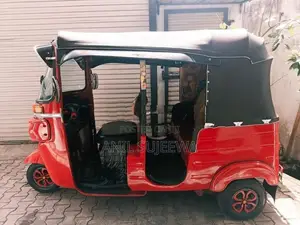 Bajaj RE 2015