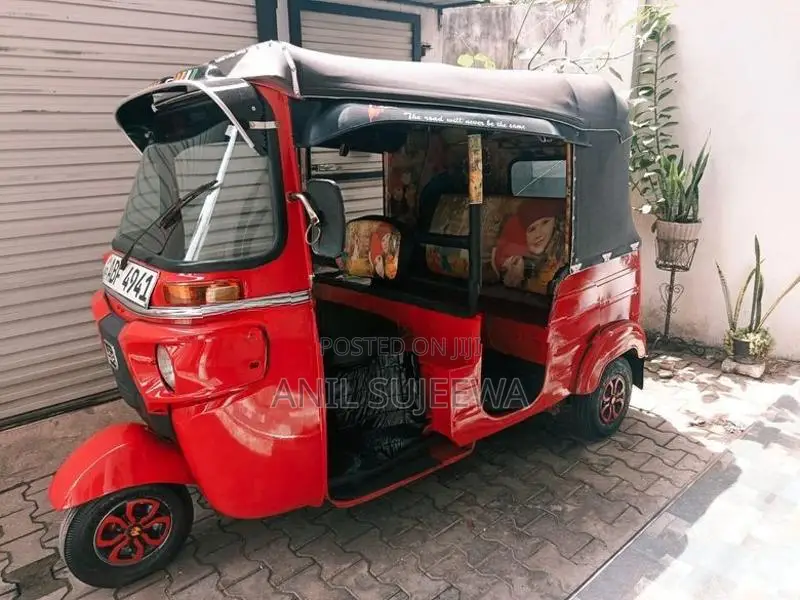 Bajaj RE 2015