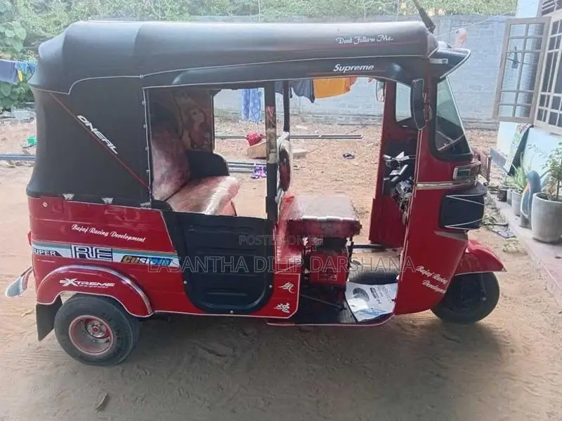 Bajaj RE 2016