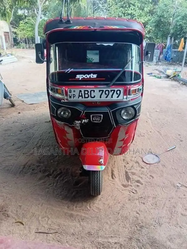 Bajaj RE 2016