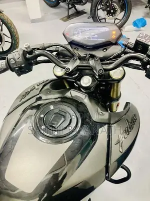 Bajaj Pulsar N160 Premium 2026