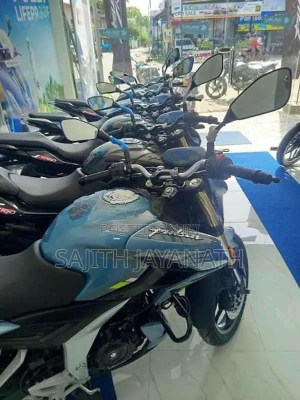 Bajaj Pulsar N160 Premium 2026