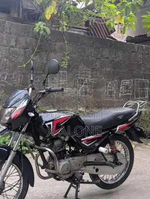 Bajaj CT100 2004