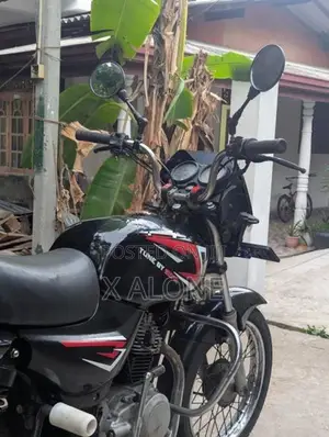 Bajaj CT100 2004
