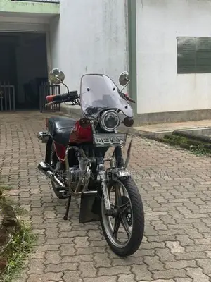 Suzuki GN 125 Japan 2001