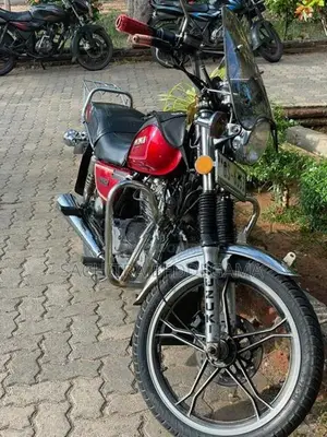 Suzuki GN 125 Japan 2001