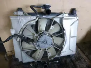 Toyota Vitz SCP10 Radiator ( Without Fan )