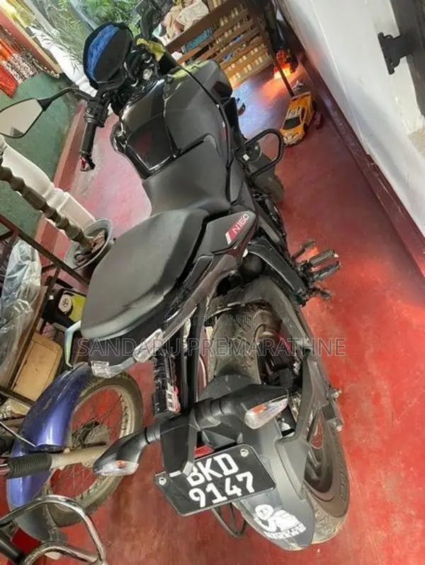Bajaj Pulsar N160 2025