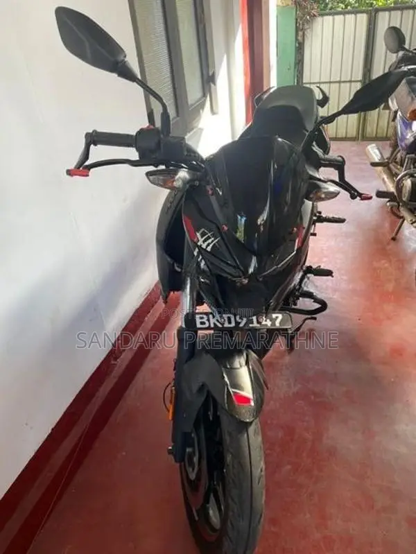Bajaj Pulsar N160 2025