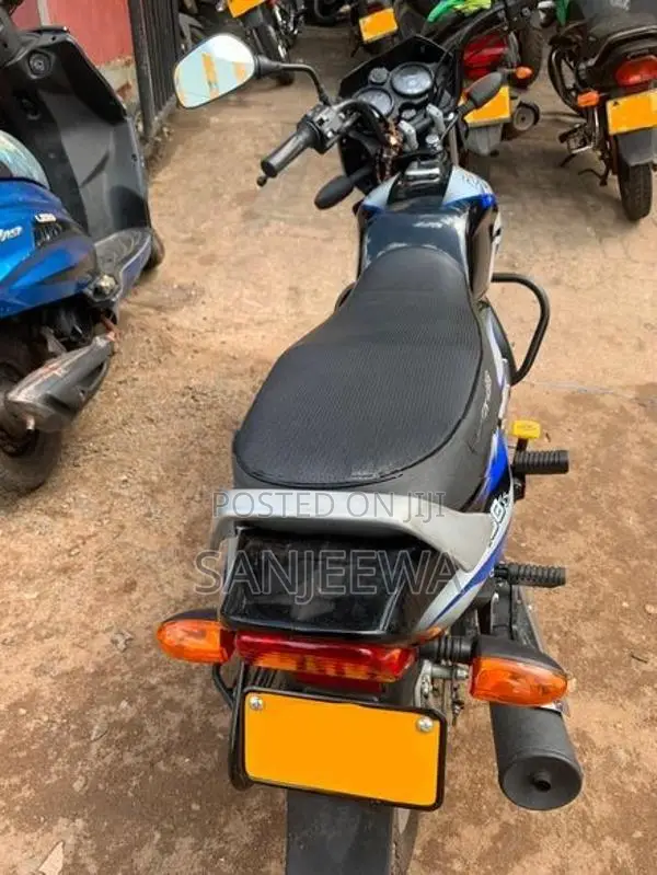 Bajaj CT100 2026