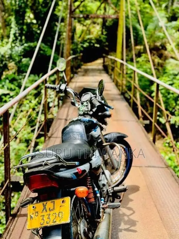 Bajaj CT100 2011