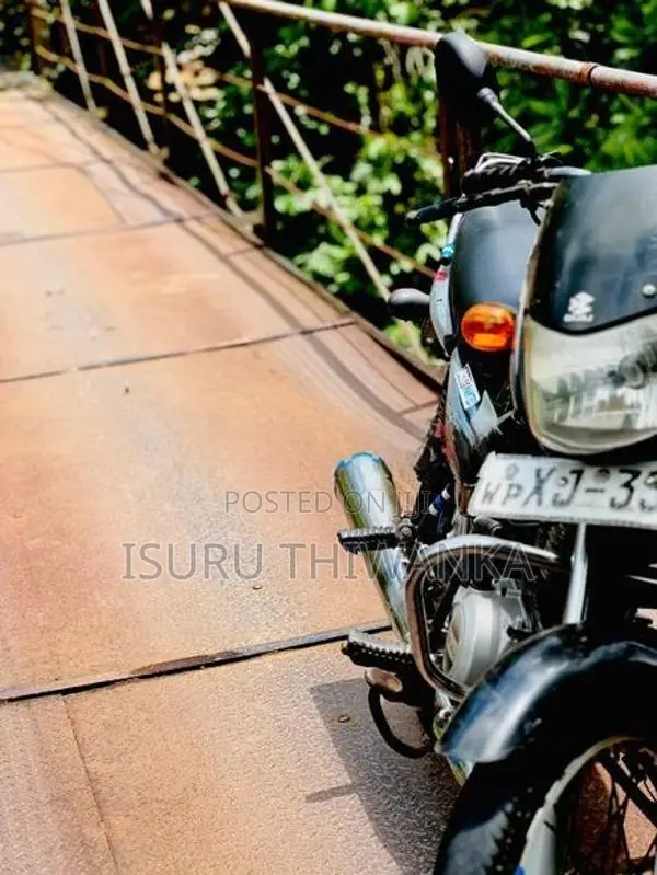 Bajaj CT100 2011