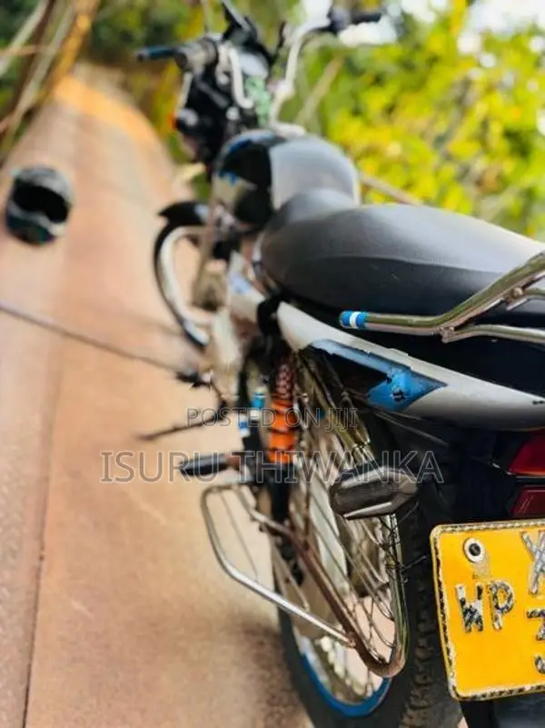 Bajaj CT100 2011
