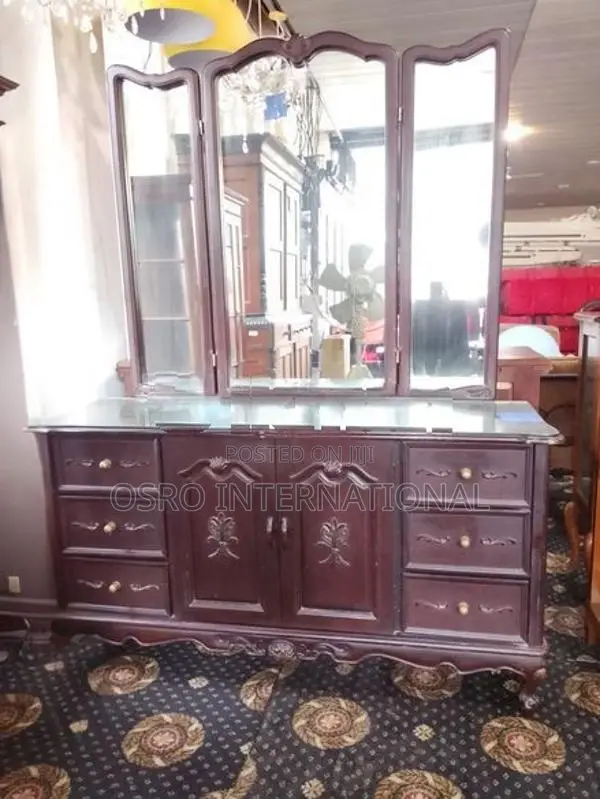 6 Drawer Triple Mirror Dressing Table