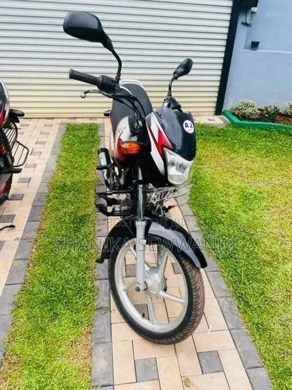 Bajaj CT100 2019