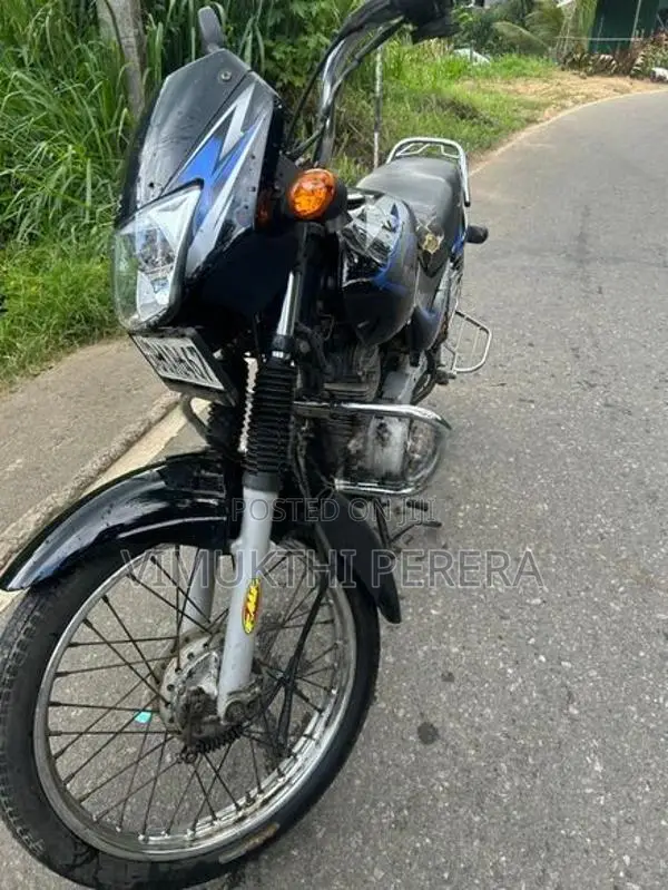 Bajaj CT100 2014