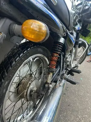 Bajaj CT100 2014