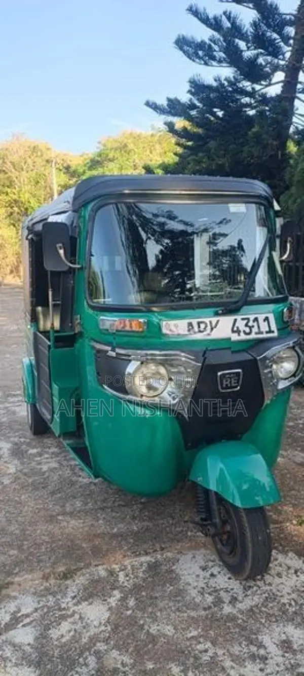 Bajaj RE 2017