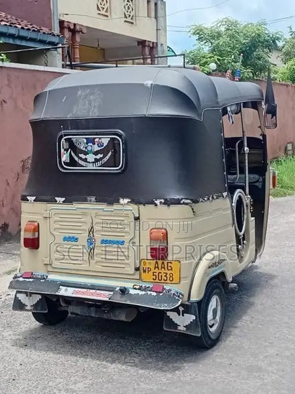 Bajaj RE 2012
