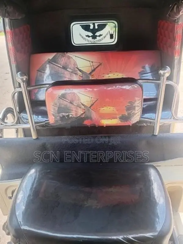 Bajaj RE 2012