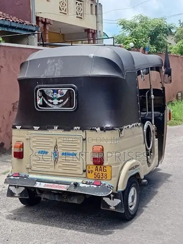Bajaj RE 2012