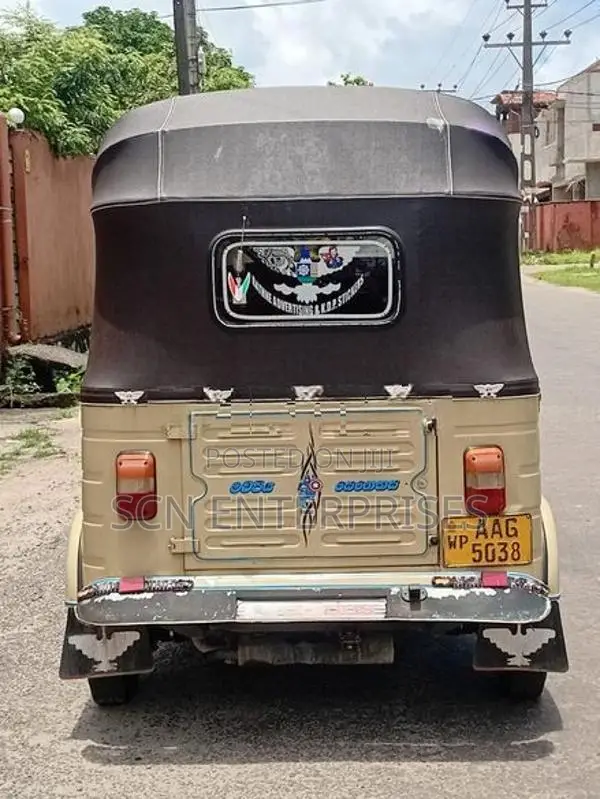 Bajaj RE 2012