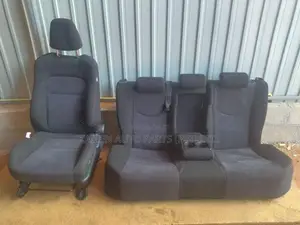 Toyota Prius 30 Gs Complete Seat Set