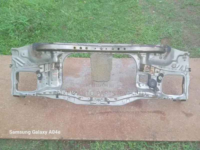 Toyota Hilux Nose Cut Panel