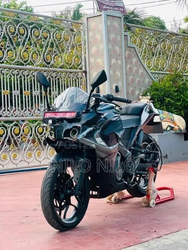 Bajaj Pulsar RS200 2020