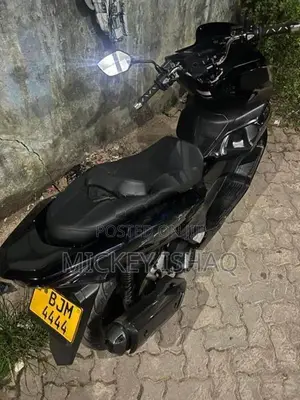 Honda PCX 2024