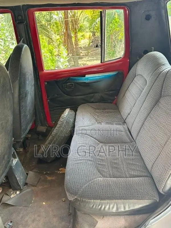 Micro Privilege Non AC 2004