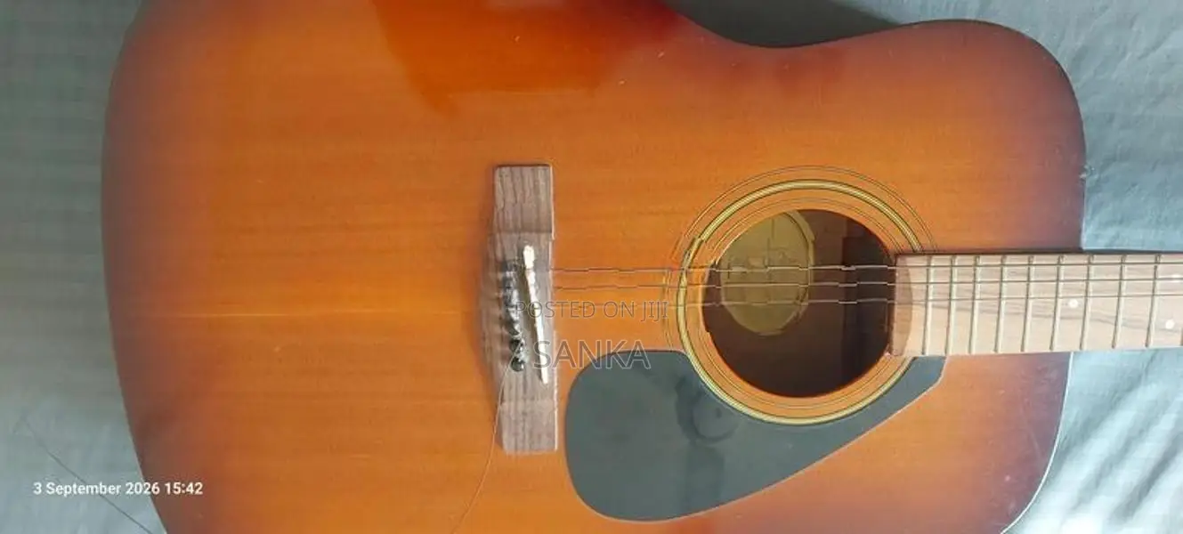 Yamaha F310 Guitar