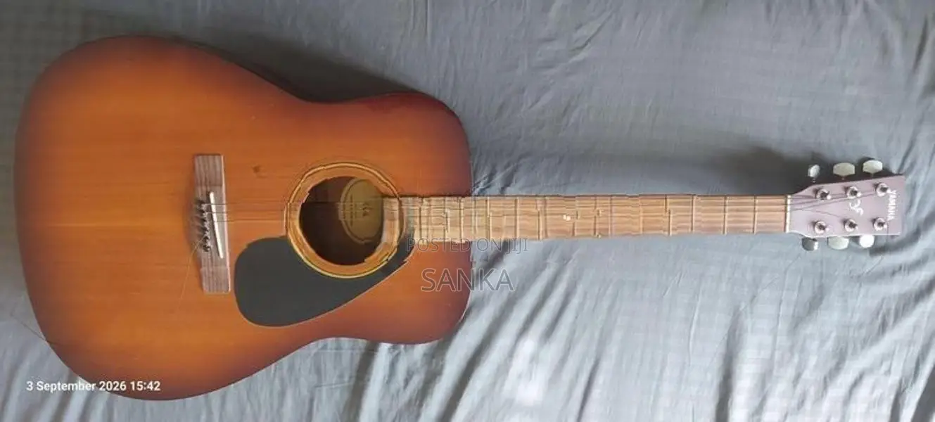 Yamaha F310 Guitar